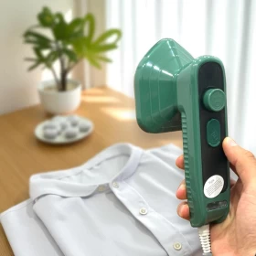 مكواة ملابس جافة محمولة يدويًا بلوح تيتانيوم 210° مئوية -21سم