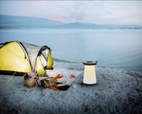 كرسي بورودو قابل للطي مع إضاءة LED – للتخييم والسفر- اسود