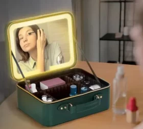 حقيبة مكياج للسفر من Porodo Lifestyle مع مرآة LED قابلة للفصل